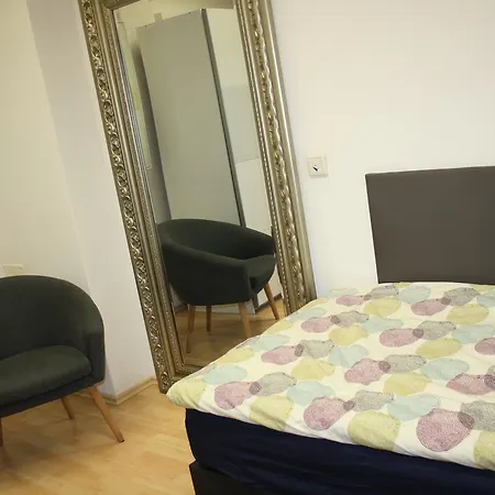 Golden Lion Deluxe City Διαμέρισμα