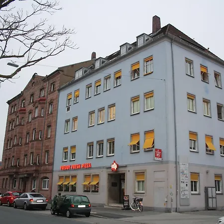 Golden Lion Deluxe City Apartment